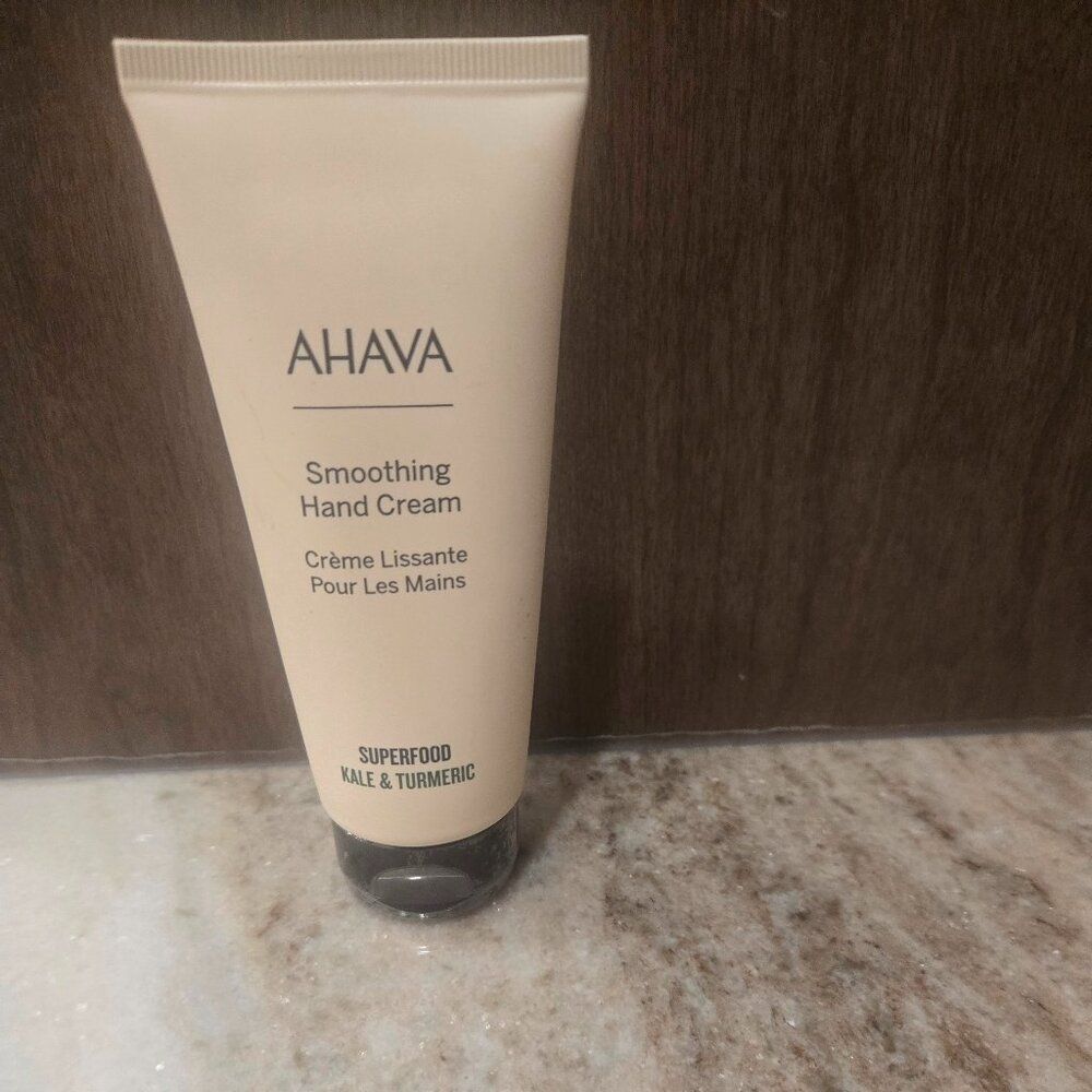 NEW AHAVA Smoothing hand cream sealed